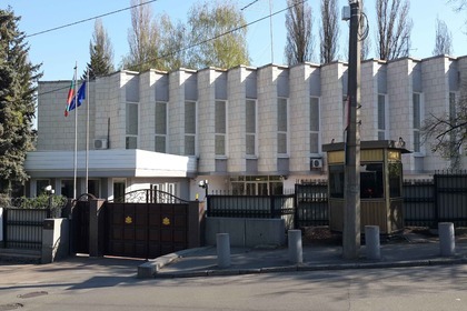 Консулска служба на посолството на Република България в Киев възобнови дейността си